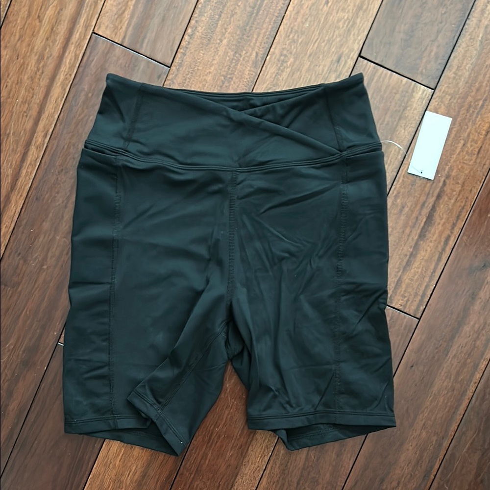 Danskin Black Bike Shorts for Active Comfort New With Tag - size M - Picture 3 of 6